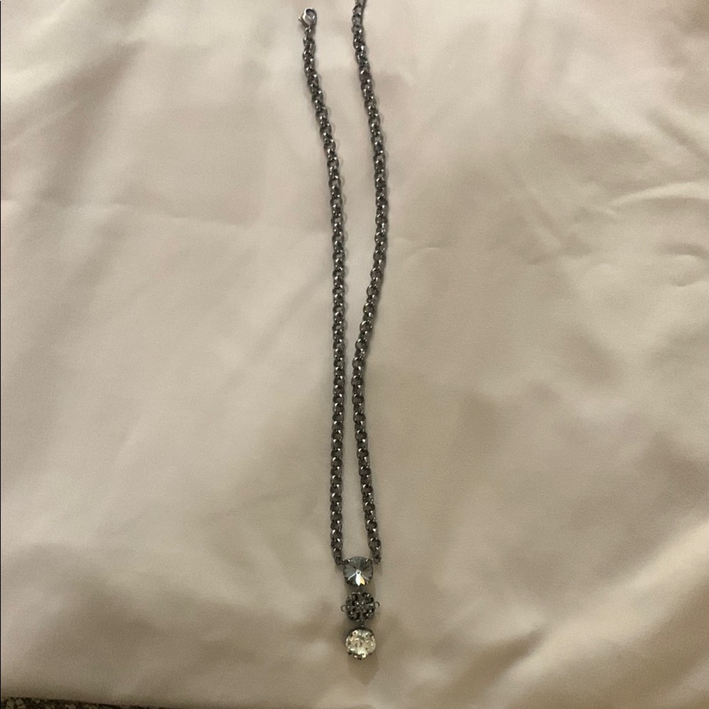 Elegant Silver Necklace with Crystal Accents